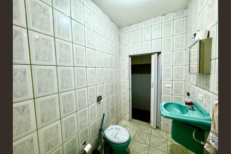 Casa à venda com 120m², 4 quartos e 2 vagasBanheiro 2