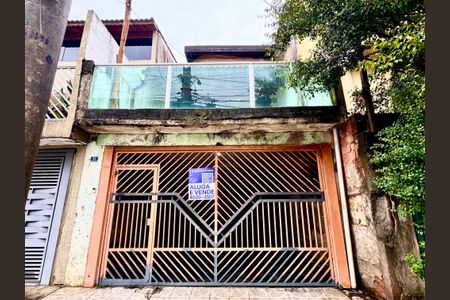 Casa à venda com 120m², 4 quartos e 2 vagasPlaca instalada na fachada do imóvel 