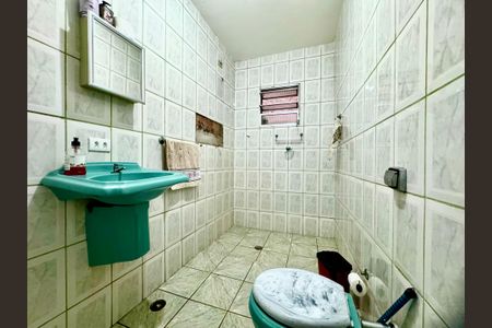 Casa à venda com 120m², 4 quartos e 2 vagasBanheiro 2