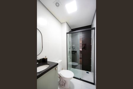 Banheiro de kitnet/studio para alugar com 1 quarto, 23m² em Vila Azevedo, São Paulo