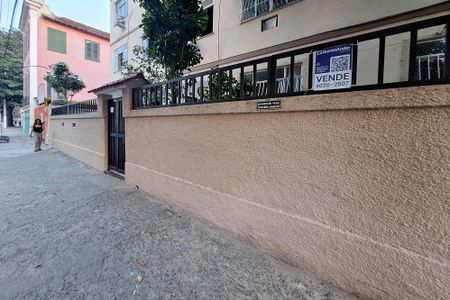 Apartamento à venda com 70m², 2 quartos e sem vaga Apartamento à venda com 70m², 2 quartos e sem vagaFachada