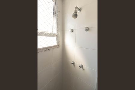 Banheiro de apartamento para alugar com 2 quartos, 45m² em Vila Lage, São Gonçalo