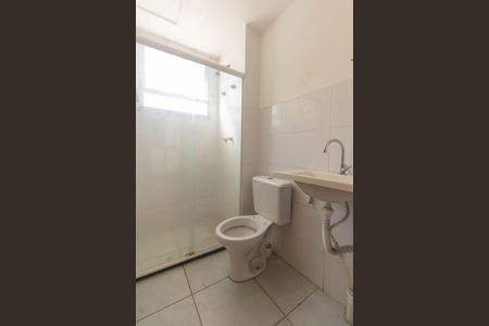 Banheiro de apartamento para alugar com 2 quartos, 45m² em Vila Lage, São Gonçalo