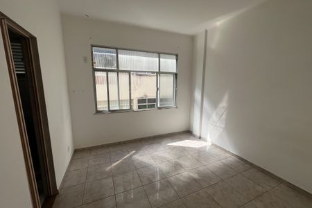Sala de kitnet/studio à venda com 1 quarto, 18m² em Jardim Guanabara, Rio de Janeiro