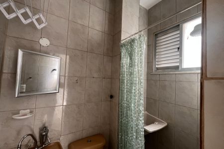 Banheiro de kitnet/studio à venda com 1 quarto, 18m² em Jardim Guanabara, Rio de Janeiro