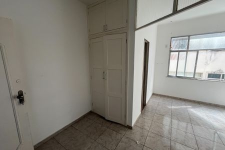 Sala de kitnet/studio à venda com 1 quarto, 18m² em Jardim Guanabara, Rio de Janeiro
