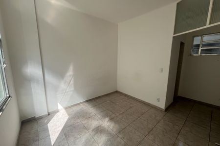 Sala de kitnet/studio à venda com 1 quarto, 18m² em Jardim Guanabara, Rio de Janeiro