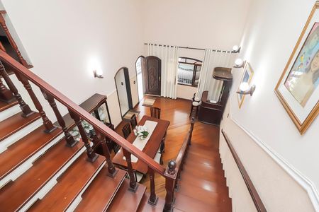 Casa para alugar com 315m², 3 quartos e 3 vagasEscada