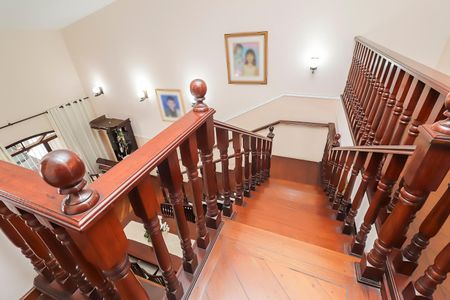 Casa para alugar com 315m², 3 quartos e 3 vagasEscada