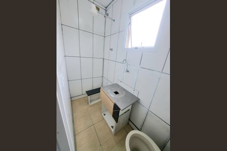 Banheiro de casa para alugar com 1 quarto, 35m² em Veloso, Osasco