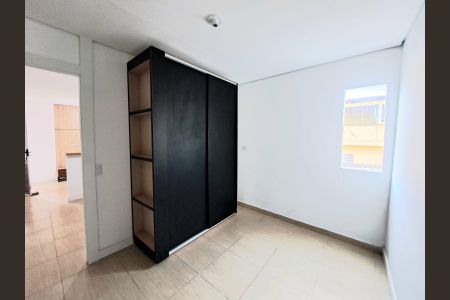 Quarto 1 de casa para alugar com 1 quarto, 35m² em Veloso, Osasco