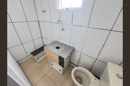 Banheiro de casa para alugar com 1 quarto, 35m² em Veloso, Osasco