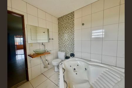 Casa para alugar com 265m², 4 quartos e 2 vagasBanheiro 1