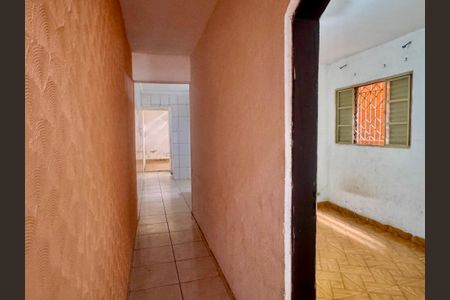 Casa para alugar com 265m², 4 quartos e 2 vagasCorredor interno