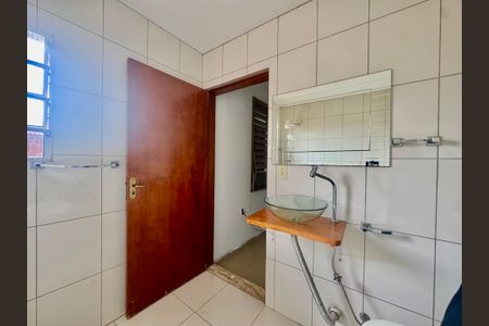 Casa para alugar com 265m², 4 quartos e 2 vagasBanheiro 1
