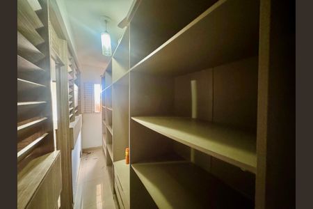 Casa para alugar com 265m², 4 quartos e 2 vagasCloset