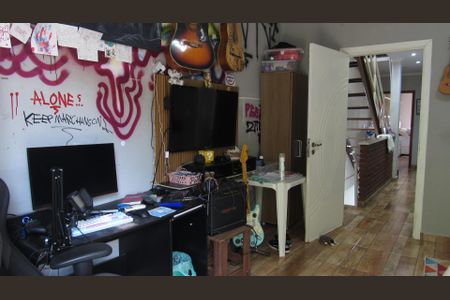 Casa à venda com 246m², 3 quartos e 2 vagasQuarto 2