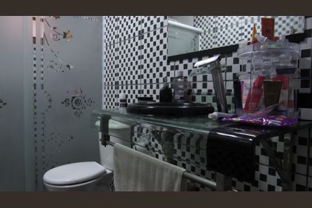 Casa à venda com 246m², 3 quartos e 2 vagasBanheiro da Suíte