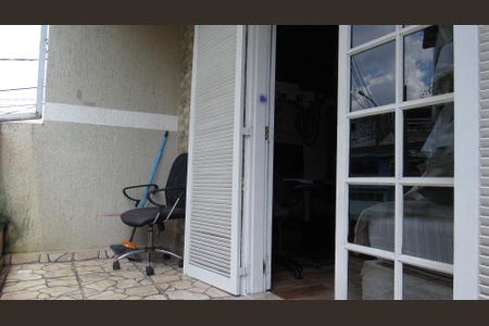 Casa à venda com 246m², 3 quartos e 2 vagasQuarto 2 - Varanda