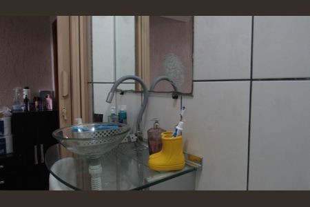 Casa à venda com 246m², 3 quartos e 2 vagasBanheiro 2