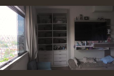 Casa à venda com 246m², 3 quartos e 2 vagasSuíte