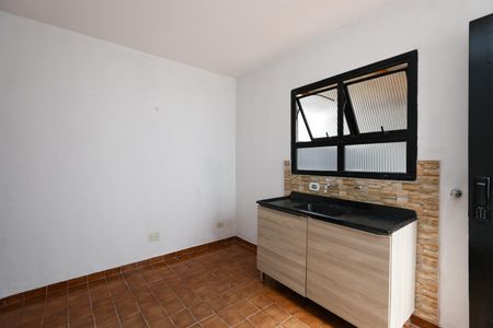Cozinha de casa para alugar com 1 quarto, 40m² em Parque Pinheiros, Taboão da Serra
