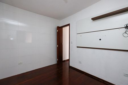 Quarto de casa para alugar com 1 quarto, 40m² em Parque Pinheiros, Taboão da Serra