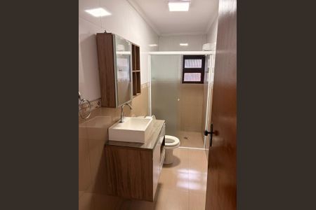Banheiro de apartamento para alugar com 2 quartos, 50m² em Conjunto Habitacional Marechal Mascarenhas de Morais, São Paulo