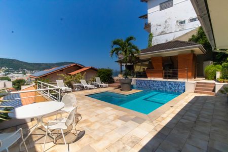 Apartamento à venda com 350m², 5 quartos e 2 vagasÁrea externa