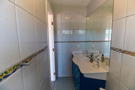 Apartamento à venda com 350m², 5 quartos e 2 vagasBanheiro da Suíte 2