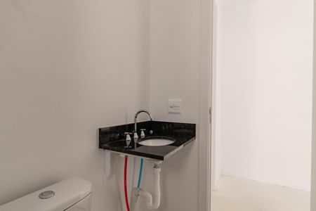 Apartamento à venda com 71m², 2 quartos e 1 vaga Apartamento à venda com 71m², 2 quartos e 1 vagaBanheiro da Suíte