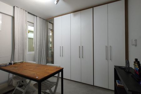 Apartamento à venda com 108m², 3 quartos e 2 vagasQuarto 3 - Armários