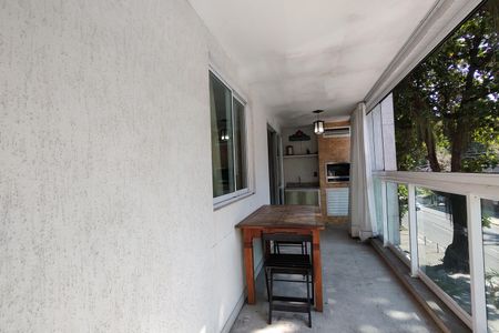 Apartamento à venda com 108m², 3 quartos e 2 vagasVaranda da Sala