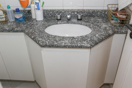 Apartamento à venda com 83m², 3 quartos e 2 vagasBanheiro Social
