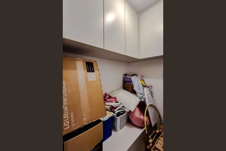 Apartamento à venda com 105m², 3 quartos e 2 vagas Apartamento à venda com 105m², 3 quartos e 2 vagasQuarto de Serviço