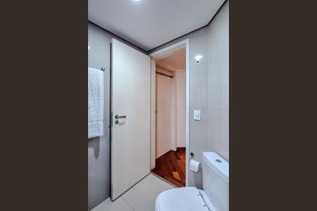 Apartamento à venda com 105m², 3 quartos e 2 vagas Apartamento à venda com 105m², 3 quartos e 2 vagasBanheiro