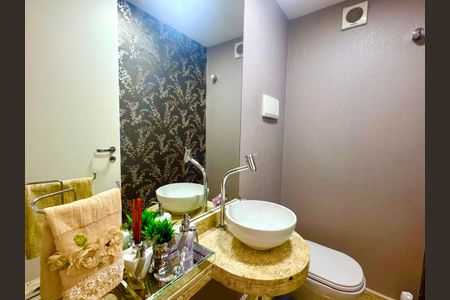 Apartamento à venda com 159m², 3 quartos e 3 vagasBanheiro 2