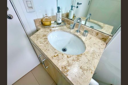 Apartamento à venda com 159m², 3 quartos e 3 vagasBanheiro 1