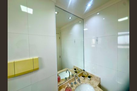 Apartamento à venda com 159m², 3 quartos e 3 vagasBanheiro 4