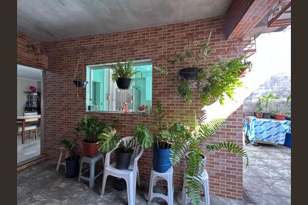 Casa à venda com 210m², 4 quartos e 1 vagaÁrea de Serviço