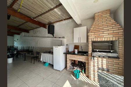 Casa à venda com 210m², 4 quartos e 1 vagaSalão de Festas e Churrasqueira