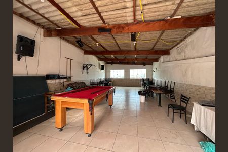 Casa à venda com 210m², 4 quartos e 1 vagaSalão de Festas e Churrasqueira