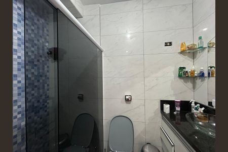 Casa à venda com 210m², 4 quartos e 1 vagaBanheiro