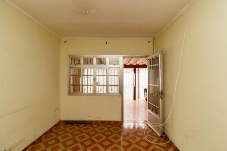 Casa para alugar com 100m², 2 quartos e 2 vagasSala