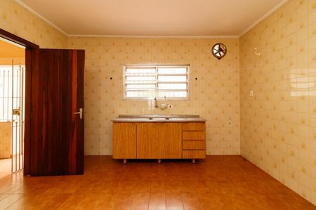 Casa para alugar com 100m², 2 quartos e 2 vagasCozinha