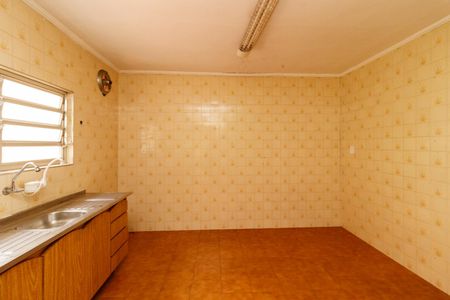 Casa para alugar com 100m², 2 quartos e 2 vagasCozinha