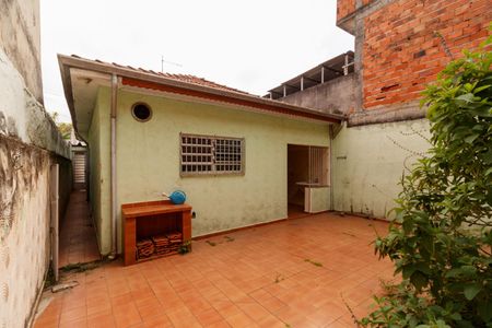 Casa para alugar com 100m², 2 quartos e 2 vagasQuintal
