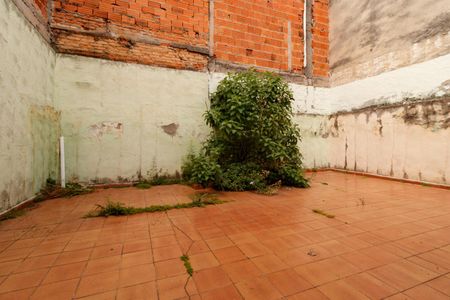 Casa para alugar com 100m², 2 quartos e 2 vagasQuintal