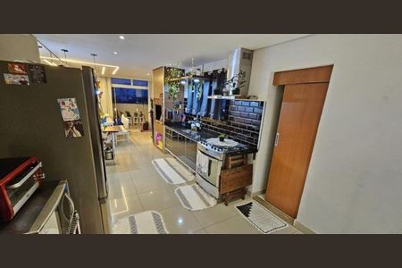 Apartamento à venda com 110m², 2 quartos e 1 vaga Apartamento à venda com 110m², 2 quartos e 1 vagaCozinha