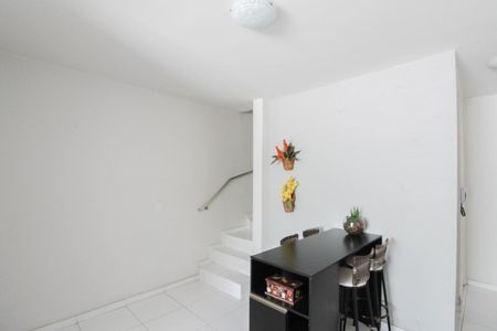 Casa de condomínio à venda com 80m², 3 quartos e 1 vagaSala